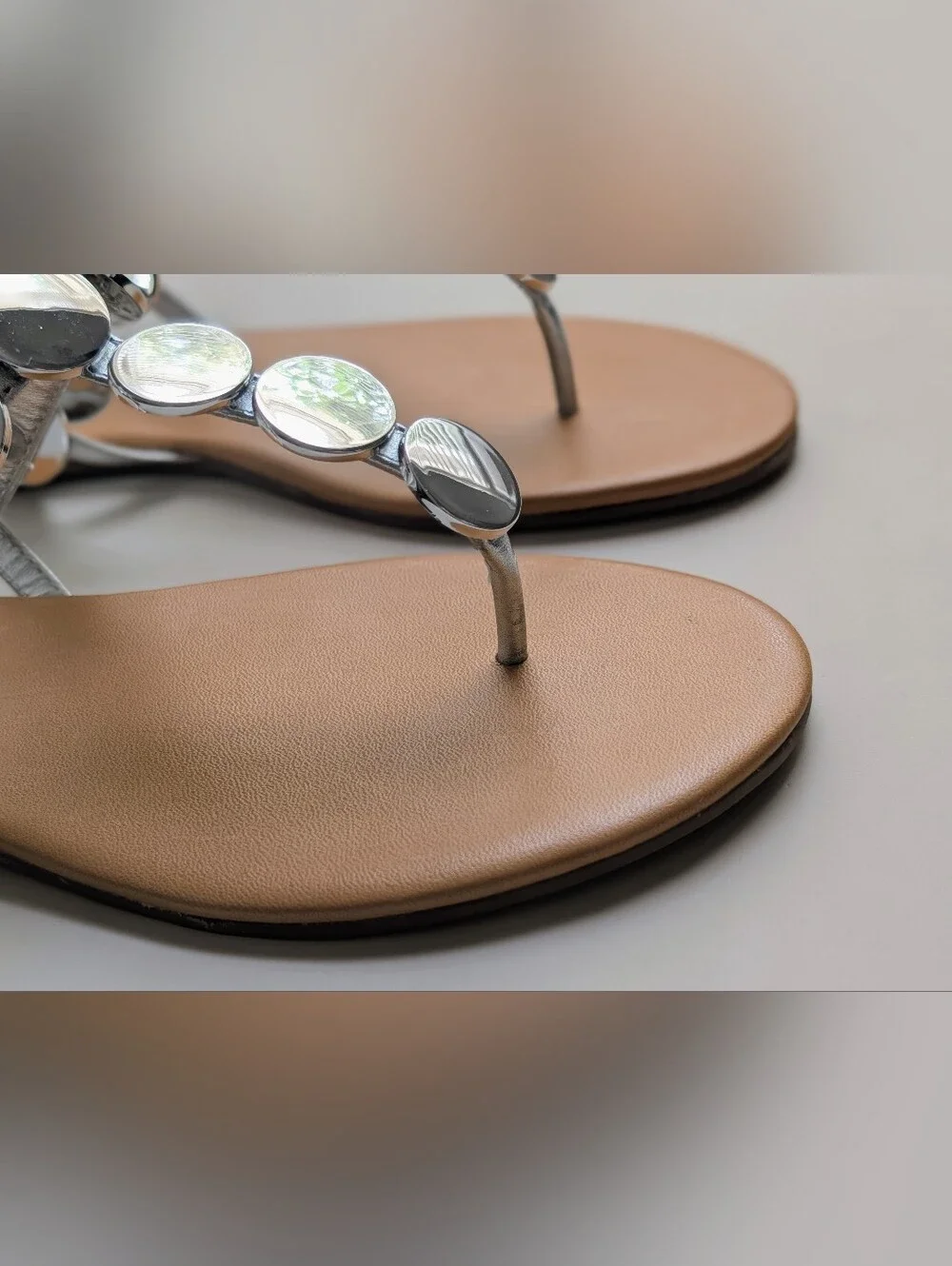SCHUTZ Acacia T-Strap Silver Metallic Disc Sandals Size 8 NWT